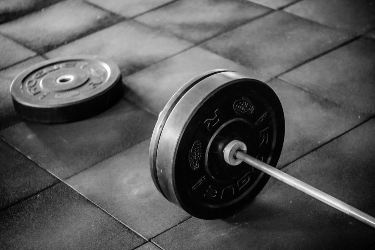 barbell-black-and-white-equipment-949131