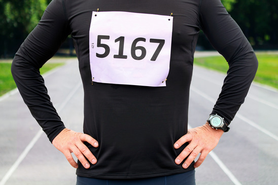 photodune-7782116-male-marathon-runner-ready-to-run-race-xs